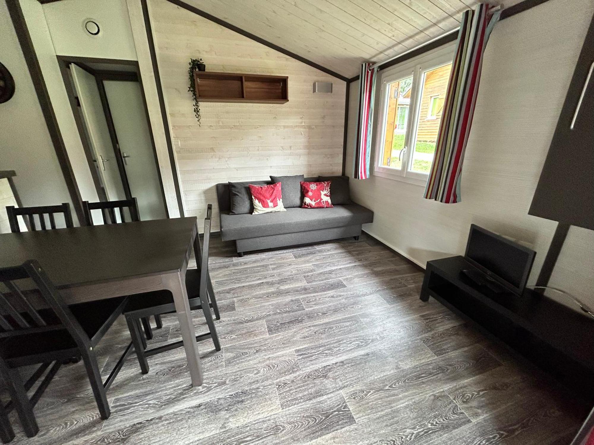 Camping Le Miroir Les Hopitaux-Neufs Kamer foto